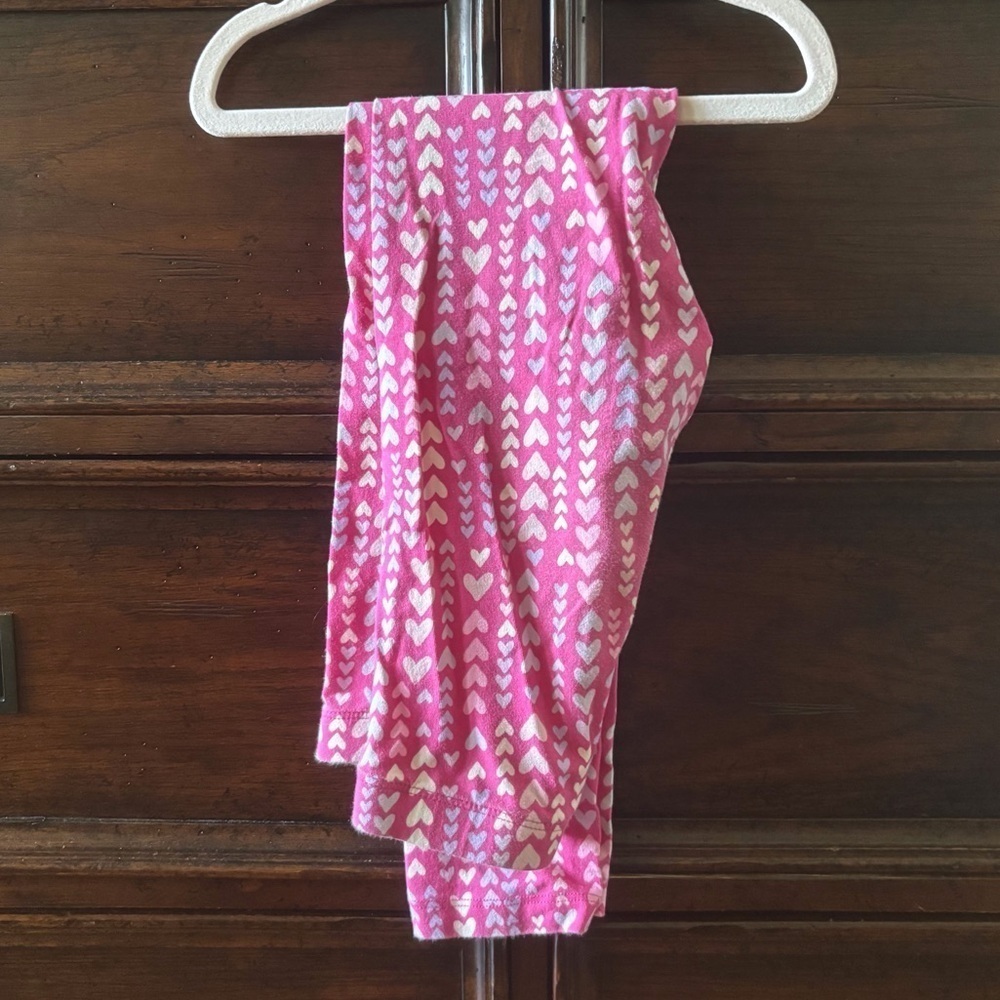 Wonder Nation Pink and White heart Leggings in size M